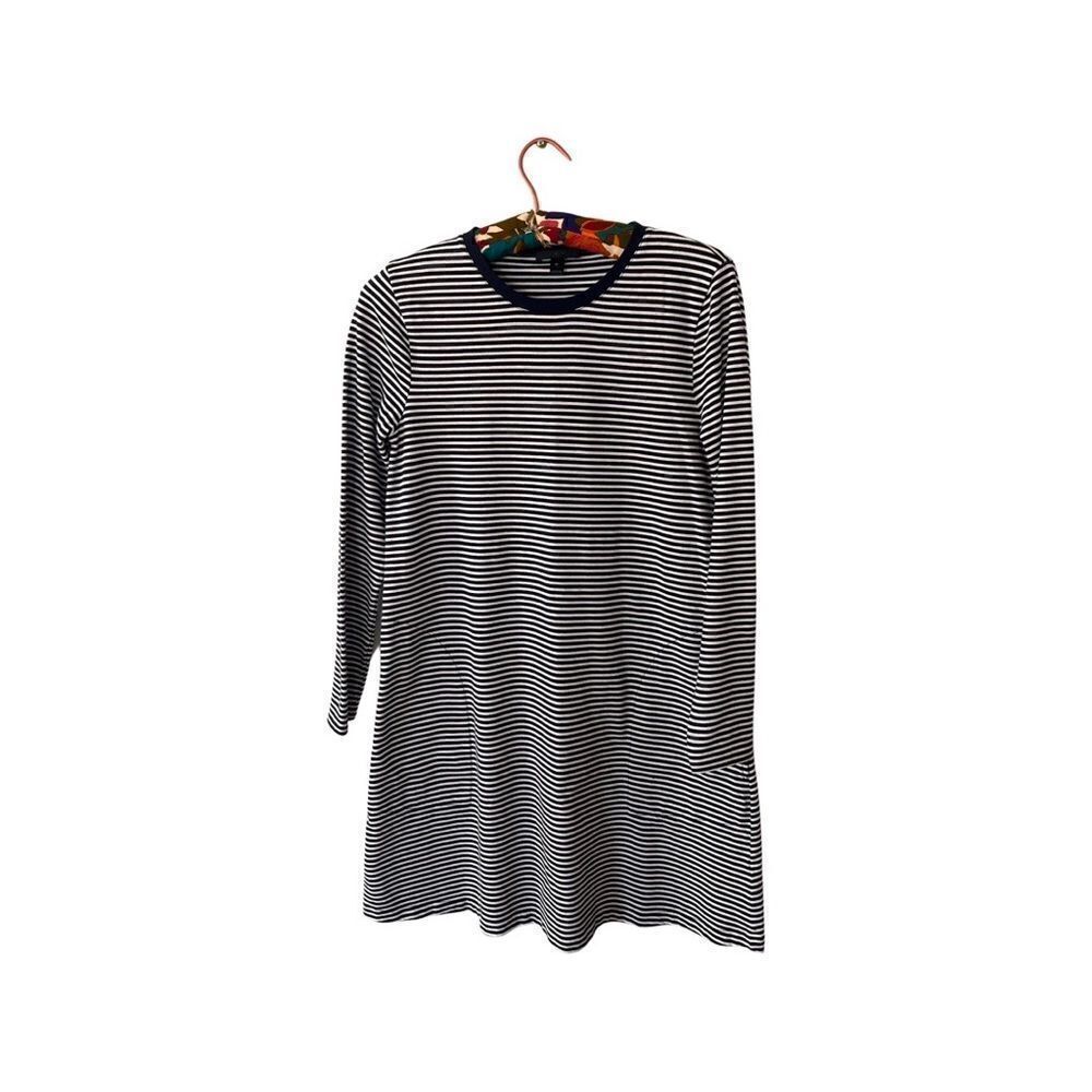 J crew | navy and white stripe crew neck dress with pockets!